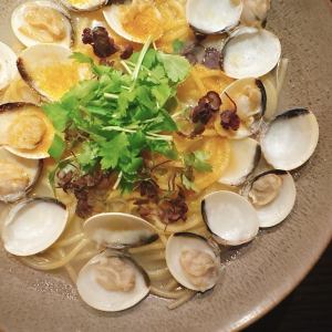 Kujukurihama clam and ink dashi soup pasta