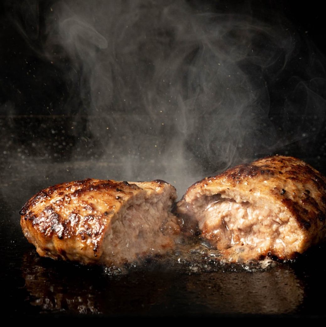 挽きたて！練りたての自慢のお肉をご堪能ください。