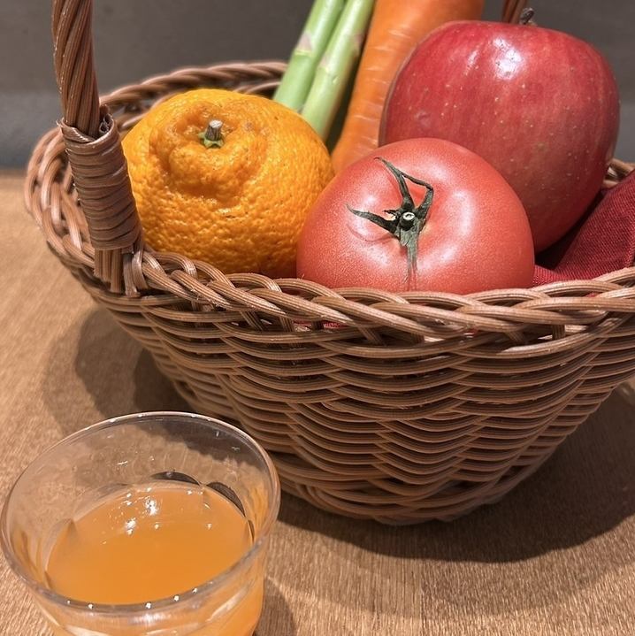 お料理はもちろん、月替わり野菜ジュースも人気！