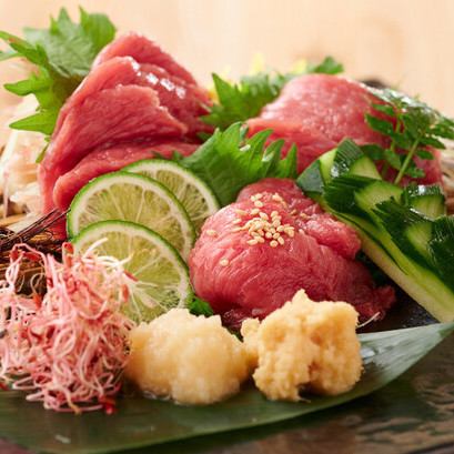 Kumamoto specialty horsemeat sashimi