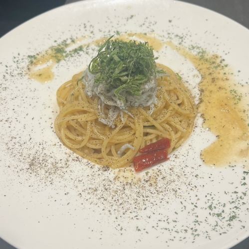 釜揚げしらすのペペロンチーノ