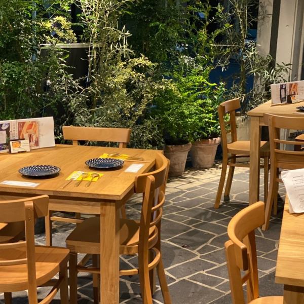 The open terrace seats are popular for girls-only gatherings, lunch, and tea time! Especially, the terrace seats on warm days are very popular when you can relax. ★ Please spend a relaxing time while eating our recommended French toast ♪