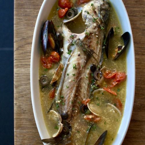 Daily [live] whole fresh fish "Aquapazza"
