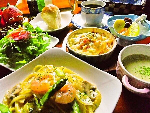 This is a restaurant where you can enjoy carefully selected flavors such as shrimp hamburgers that celebrities have eaten, as well as pesticide-free vegetables!