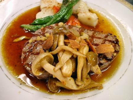 Beef fillet steak with rice