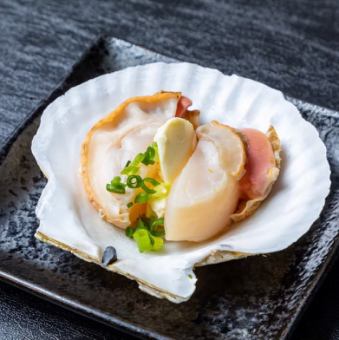 Grilled scallop with butter and soy sauce (1 piece)