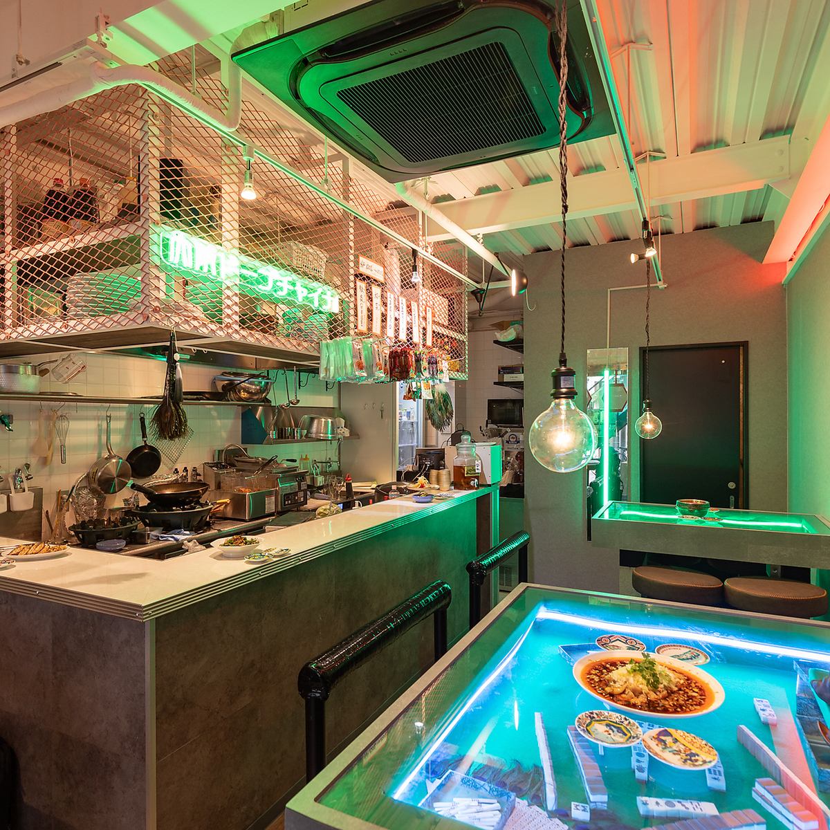 A neon izakaya that looks great on social media♪ Reasonable prices for students