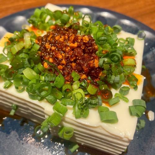 冷奴ラー油のせ