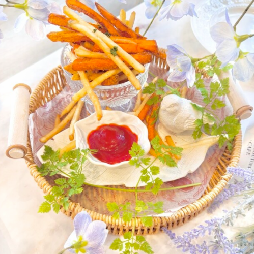 食事も楽しむティータイム