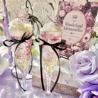 【Drink Me♪Cassis Cream Soda付き】9/30～期間限定 絵本の国のAfternoon Tea in WonderLand