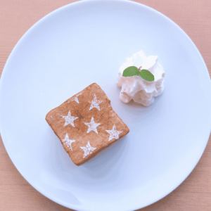 《SUNNY DAYS MADE IN NIIGATA》四角い米粉シュークリーム｢myblock｣