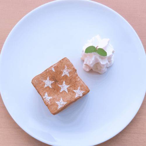 《SUNNY DAYS MADE IN NIIGATA》四角い米粉シュークリーム｢myblock｣