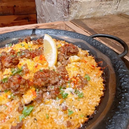 焼きトウモロコシと挽肉のパエリア