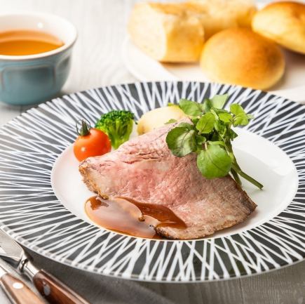 Part 2 [Thursday, Friday, Saturday, Sunday and public holidays] "Roast Beef Lunch Fair" & 10 kinds of all-you-can-eat desserts