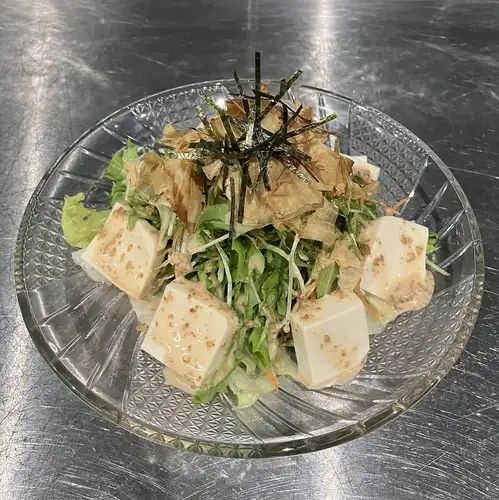 豆腐サラダ