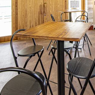 3名様テーブルが1席ございます。