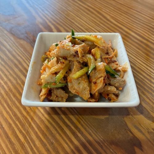 鶏肉とキュウリのピリ辛和え
