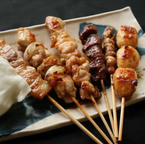 Assortment of 6 skewers with sauce or salt