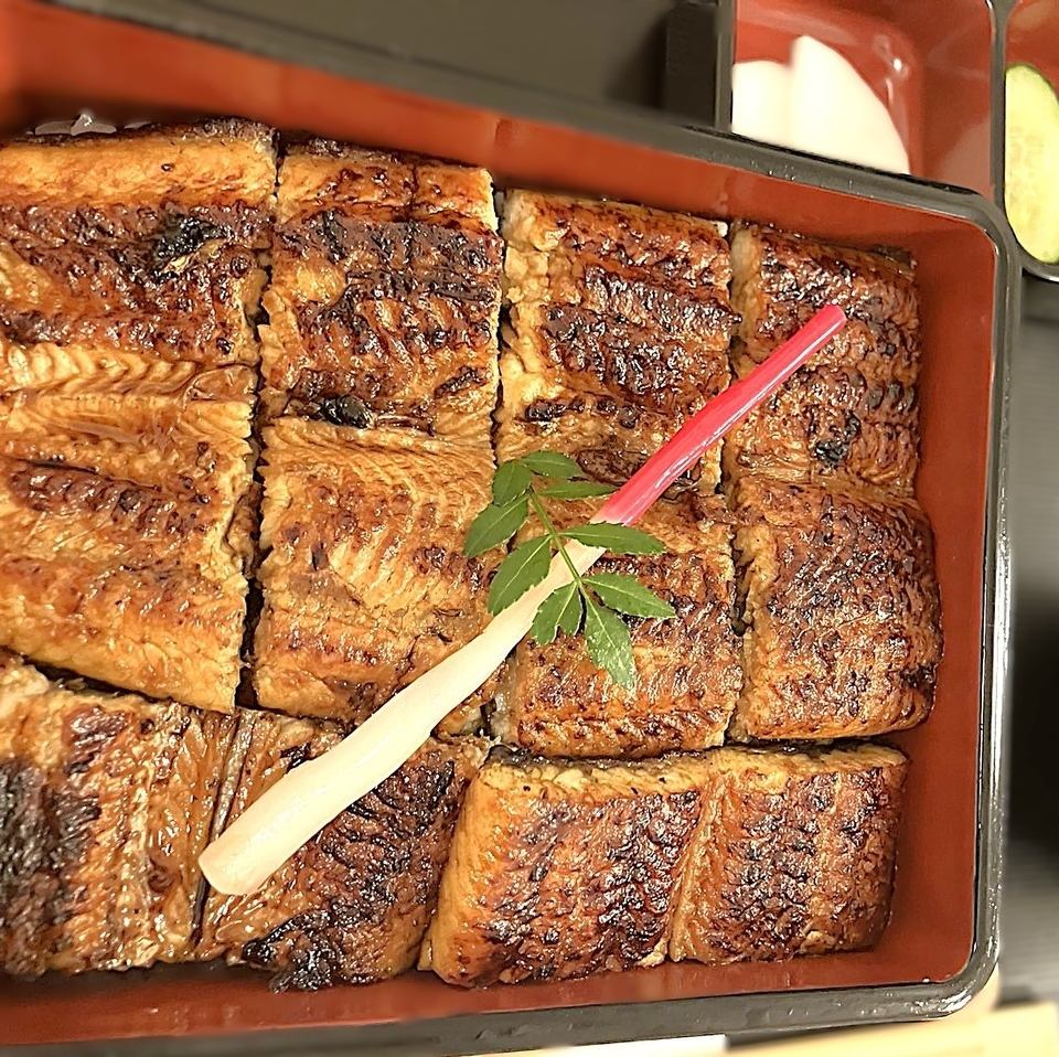 「関東風」のパリふわっと蒸し焼きし、あっさりとした特製ダレのうな重