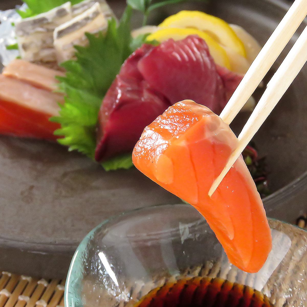 毎日、静岡の浜松市場で仕入れで新鮮かつ、旬のお魚を！
