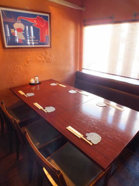 【Half-size room】 We are offering a fashionable semi-private room! It is a perfect seat for girls' party, small party etc ★ You can enjoy your meal slowly without worrying about surroundings.