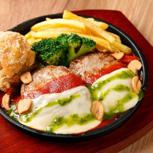 トマトソースのイタリアンチーズハンバーグ定食