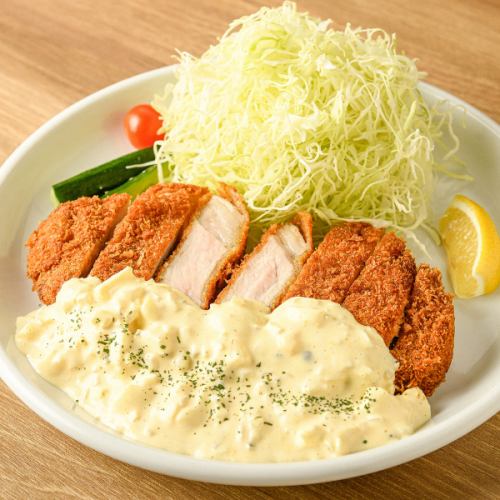 四元豚の手作りタルタルロースかつ定食