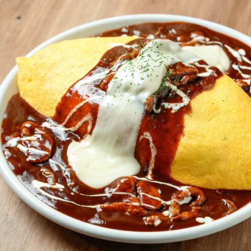 牛肉ハヤシソースのチーズオムライス