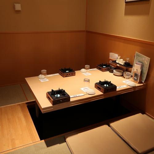 <p>일본 정서 넘치는 일본의 모습.카운터나 넓은 좌석에서 스시의 맛을 느끼는 것도 좋고, 회사의 동료와 마시는 것도 좋습니다.</p>