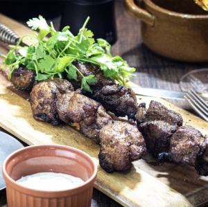 豚肩ロースのマリネケバブ風炭火焼