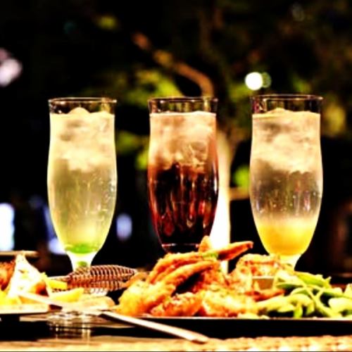 ソムリエ厳選のワインも飲み放題！