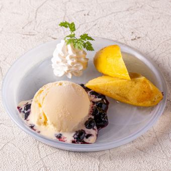 スイートポテトバニラ 蜂蜜ハスカップソース