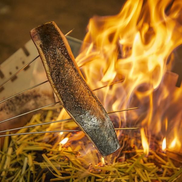 藁焼きや蒸籠蒸し、道産和牛を使用した当店イチオシの創作料理を地酒とともにお楽しみください♪
