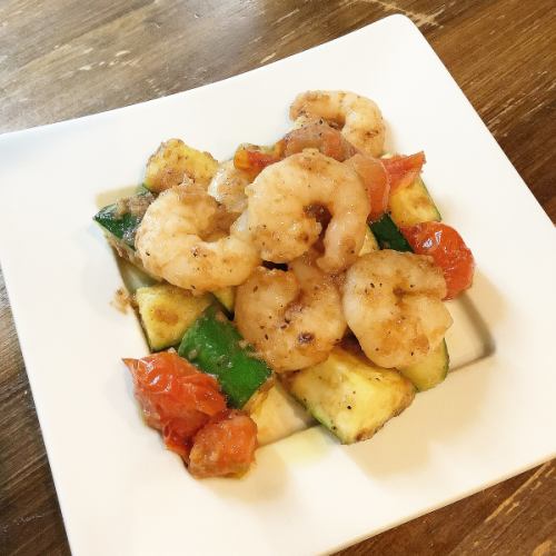 Shrimp, zucchini and anchovy saute