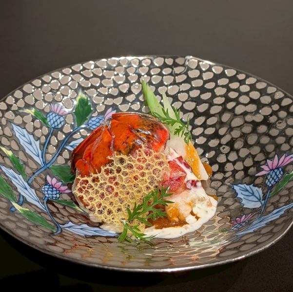 初めてのお客様におすすめ。特別なディナー体験を大切な方とのお食事に。【Dinner Bコース】は7700円(税込)