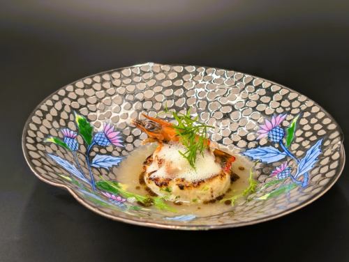 🎄✨LINEA XMAS Special Dinner 2025✨🎄

Treat yourself to a little luxury this Christmas with Linea.
The chef's special menu,
A heartwarming time with your loved ones──🍷

🍽️ Christmas Special Course Contents
───────────────
🌟Antipasto Misto
~Special appetizers only available at Christmas~

🥖Freshly baked bread

🍄Rich mushroom potage

🦪Large scallops and snow crab saute
~With salad-style vegetables~

🎁Chef's masterpiece
~A surprise gift from the chef on the day~

🥩 Sauteed Kyushu Kuroge Wagyu beef fillet and foie gras
~Red wine sauce~

🐟 Ehime Prefecture Red Sea Bream Aglio e Olio
~Served with salmon roe~

🍰Christmas Special Dolce

☕ Coffee, tea or espresso

💰Normal price: 13,200 yen (tax included)
🕊️Book by November 15th and get 10% off!

*The contents may change depending on the availability of ingredients.
*Reservations are required.

📍LINEA
🎄Reservations by phone
Hot Pepper is here →[https://www.hotpepper.jp/strJ004068152/course_cnod04/]

───────────────
LINEA
Ono 1st Building 102, 3-6 Higashiiwasaki, Togane City, Chiba Prefecture
For reservations and inquiries, please call
TEL 0475-77-7133
Maximum 12 seats Terrace seats
Credit card◎QR◎Transportation◎
Lunch 11:30~15:00 Last order 14:00
Dinner 17:30~22:00 Last order 21:00
Dinner is by reservation only, so please be aware of this.
DMs and emails cannot be responded to immediately.
Please contact us by phone for inquiries.
Closed on the 1st and 3rd Tuesdays of every month, and every Wednesday

@linea.tougane

Private parking available next to the store
If there are many cars, you can also use the building parking lot.
Please contact the staff.

#LINEA #ToganeDinner #Italian #ChristmasDinner #Xmas2025 #SpecialDinner #ChibaGourmet #AnniversaryDinner #CoupleDinner #FoieGras #WagyuBeef #SpecialNight