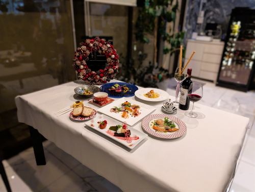 🎄✨LINEA XMAS Special Dinner 2025✨🎄

Treat yourself to a little luxury this Christmas with Linea.
The chef's special menu,
A heartwarming time with your loved ones──🍷

🍽️ Christmas Special Course Contents
───────────────
🌟Antipasto Misto
~Special appetizers only available at Christmas~

🥖Freshly baked bread

🍄Rich mushroom potage

🦪Large scallops and snow crab saute
~With salad-style vegetables~

🎁Chef's masterpiece
~A surprise gift from the chef on the day~

🥩 Sauteed Kyushu Kuroge Wagyu beef fillet and foie gras
~Red wine sauce~

🐟 Ehime Prefecture Red Sea Bream Aglio e Olio
~Served with salmon roe~

🍰Christmas Special Dolce

☕ Coffee, tea or espresso

💰Normal price: 13,200 yen (tax included)
🕊️Book by November 15th and get 10% off!

*The contents may change depending on the availability of ingredients.
*Reservations are required.

📍LINEA
🎄Reservations by phone
Hot Pepper is here →[https://www.hotpepper.jp/strJ004068152/course_cnod04/]

───────────────
LINEA
Ono 1st Building 102, 3-6 Higashiiwasaki, Togane City, Chiba Prefecture
For reservations and inquiries, please call
TEL 0475-77-7133
Maximum 12 seats Terrace seats
Credit card◎QR◎Transportation◎
Lunch 11:30~15:00 Last order 14:00
Dinner 17:30~22:00 Last order 21:00
Dinner is by reservation only, so please be aware of this.
DMs and emails cannot be responded to immediately.
Please contact us by phone for inquiries.
Closed on the 1st and 3rd Tuesdays of every month, and every Wednesday

@linea.tougane

Private parking available next to the store
If there are many cars, you can also use the building parking lot.
Please contact the staff.

#LINEA #ToganeDinner #Italian #ChristmasDinner #Xmas2025 #SpecialDinner #ChibaGourmet #AnniversaryDinner #CoupleDinner #FoieGras #WagyuBeef #SpecialNight