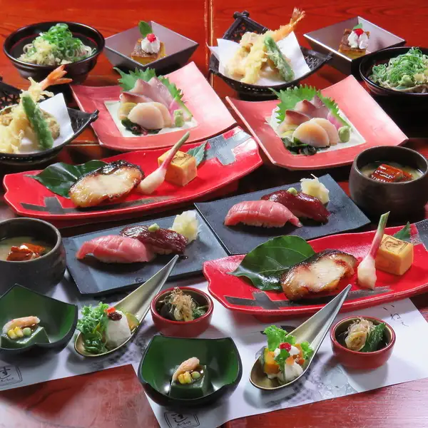 シャリには味わいまろやかな赤酢使用!本格江戸前鮨