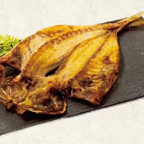 Fatty horse mackerel dried fish / Eel skewer (1 piece)