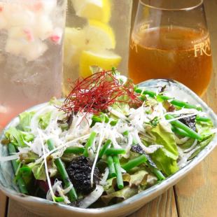 Green onion and wakame seaweed choregi salad