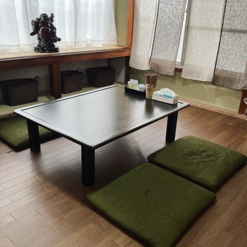 【2階・お座敷個室】4名~6名様までご入室可能の「お座敷個室」を完備◎会社接待をはじめ、各種記念日の御祝いなど、特別なお集まりに最適です!6名を超える場合、お席が狭くなりますがご利用可能ですので、店舗までご相談ください♪