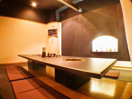 A private tatami room for up to 10 people.The tatami room can be used as a private room, so you can relax.By removing the partition, it is possible to handle banquets with a large number of people!