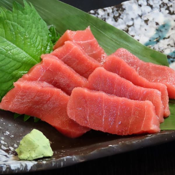 【極上のコスパ】本マグロの中トロ刺身を贅沢に！口どけと旨みが魅力の一皿