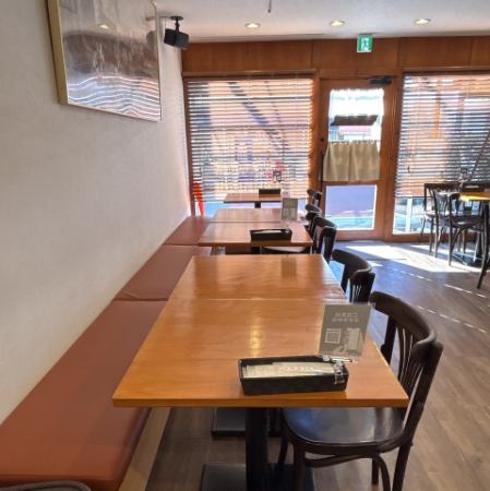 ◆ゆったりとしたソファーのお席もございます。お子様連れやゆっくりおしゃべりしたいときにぴったりです。