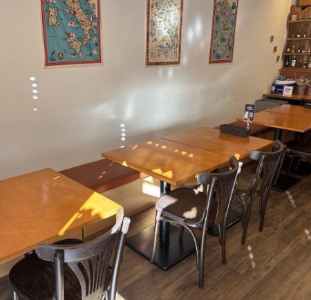 ◆パーティーなどの際は人数に合わせてテーブルを並べ替えることが可能です！