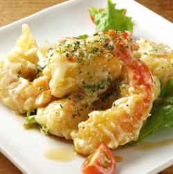 Plump shrimp tempura with mayonnaise sauce