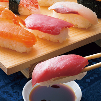 寿司はもちろん、天ぷらや海鮮料理も豊富にご用意しています。