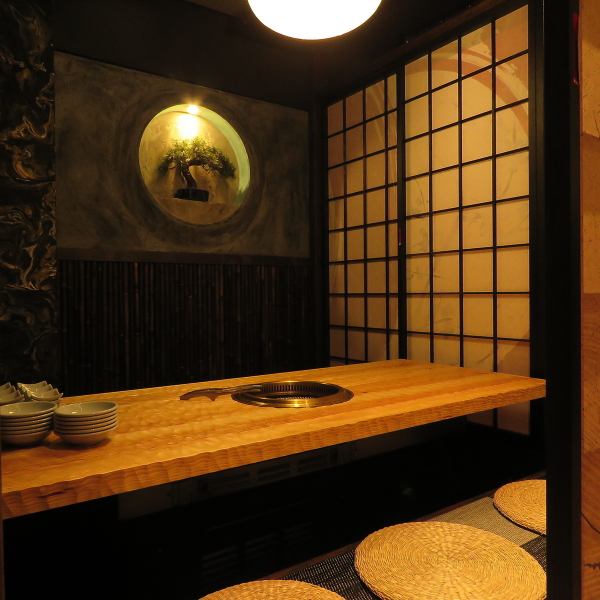 Private rooms in the basement are available for 2 to 14 people (3 rooms are connected by opening the fusuma).Please feel free to contact us regarding your budget and requests.