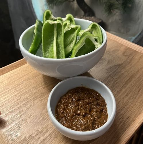 Crispy green peppers (with spicy miso)