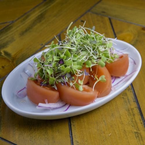 Edomae herb and tomato salad